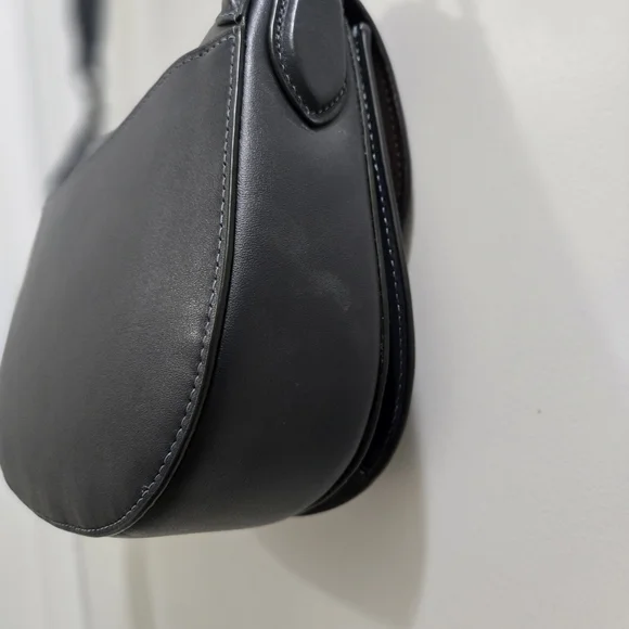 Elegant Navy Blue Leather Saddle Bag - Picture 5 of 8